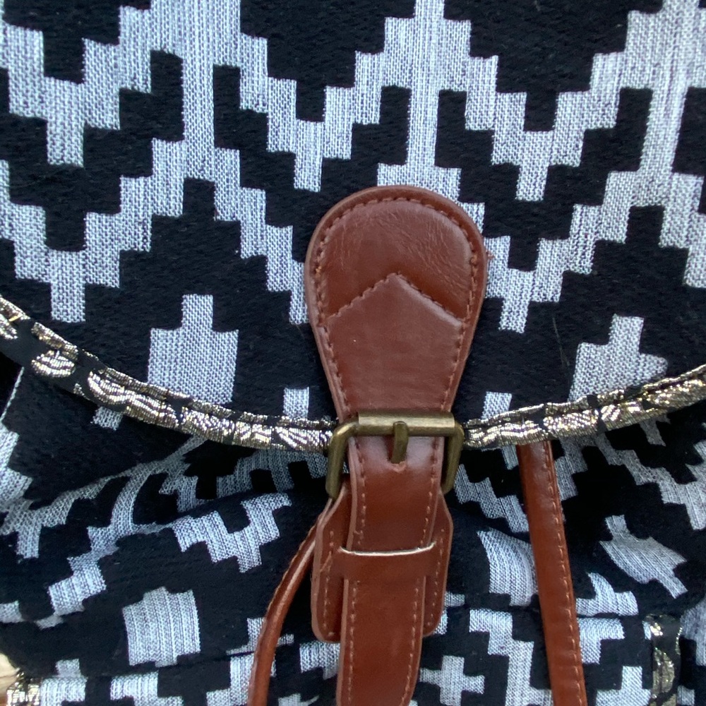 Nwot Print Backpack - image 3